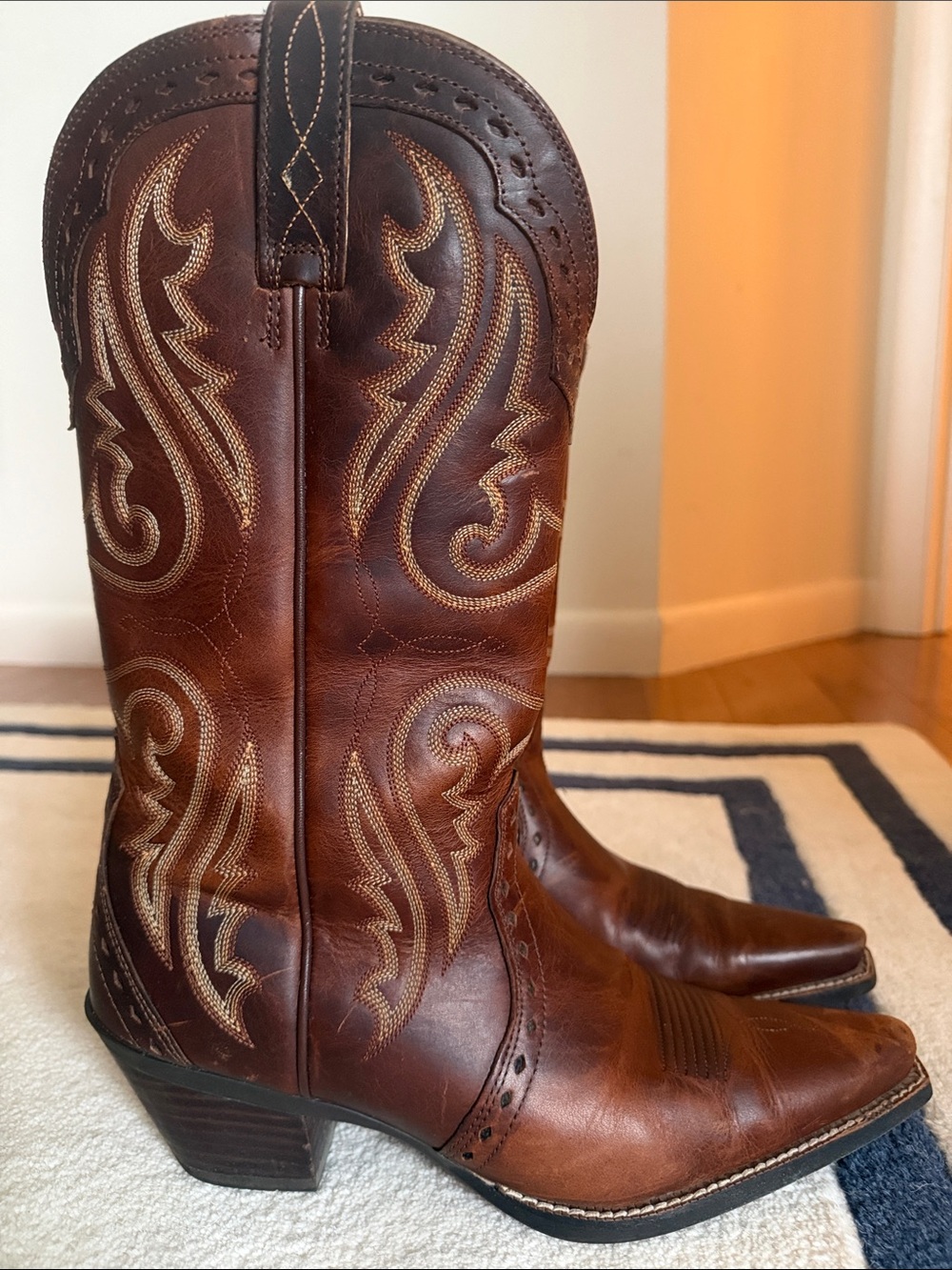 Ariat Brown Leather Western Cowboy Boots with Contrast Stitching
